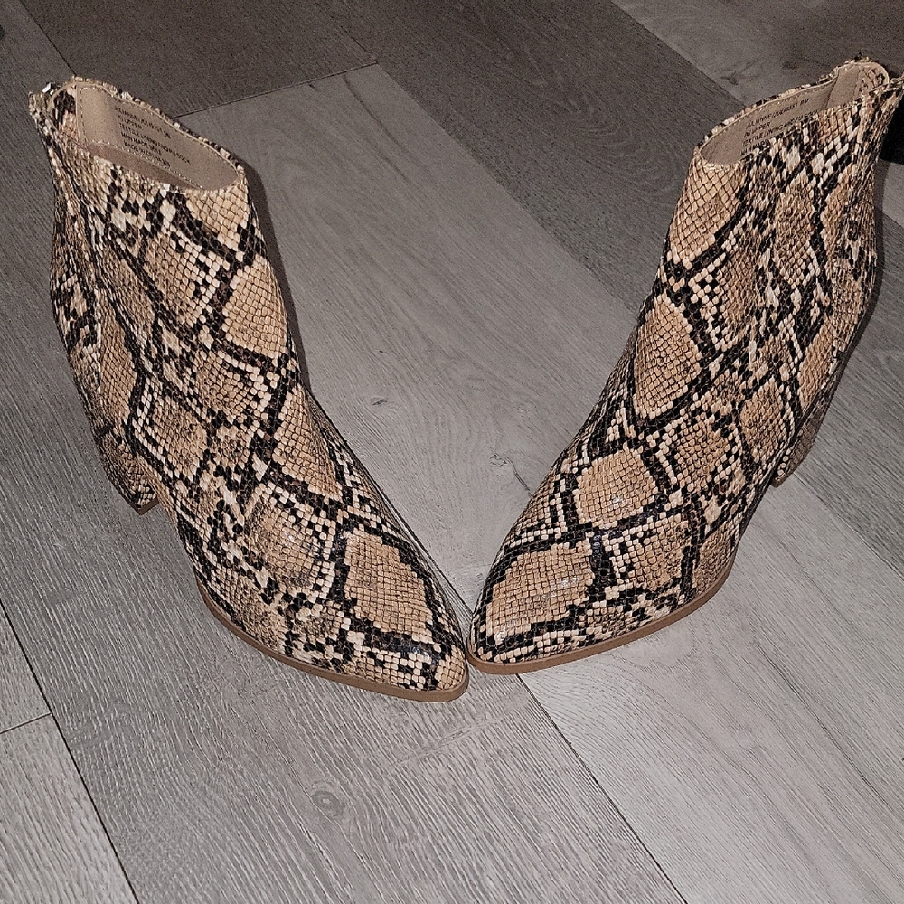 Steve Madden Tan Snakeskin Ankle Booties
